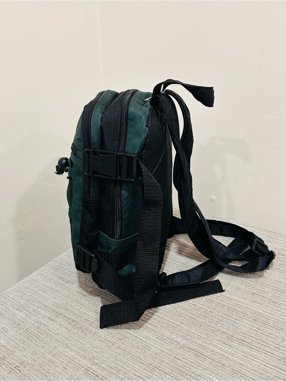 VTG 90s Aspen Quest Mini Sling Backpack Crossbody Bag Green Black Gorpcore Retro